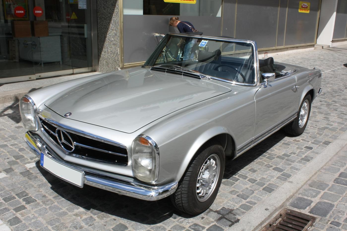 Mercedes-Benz W113 | silver